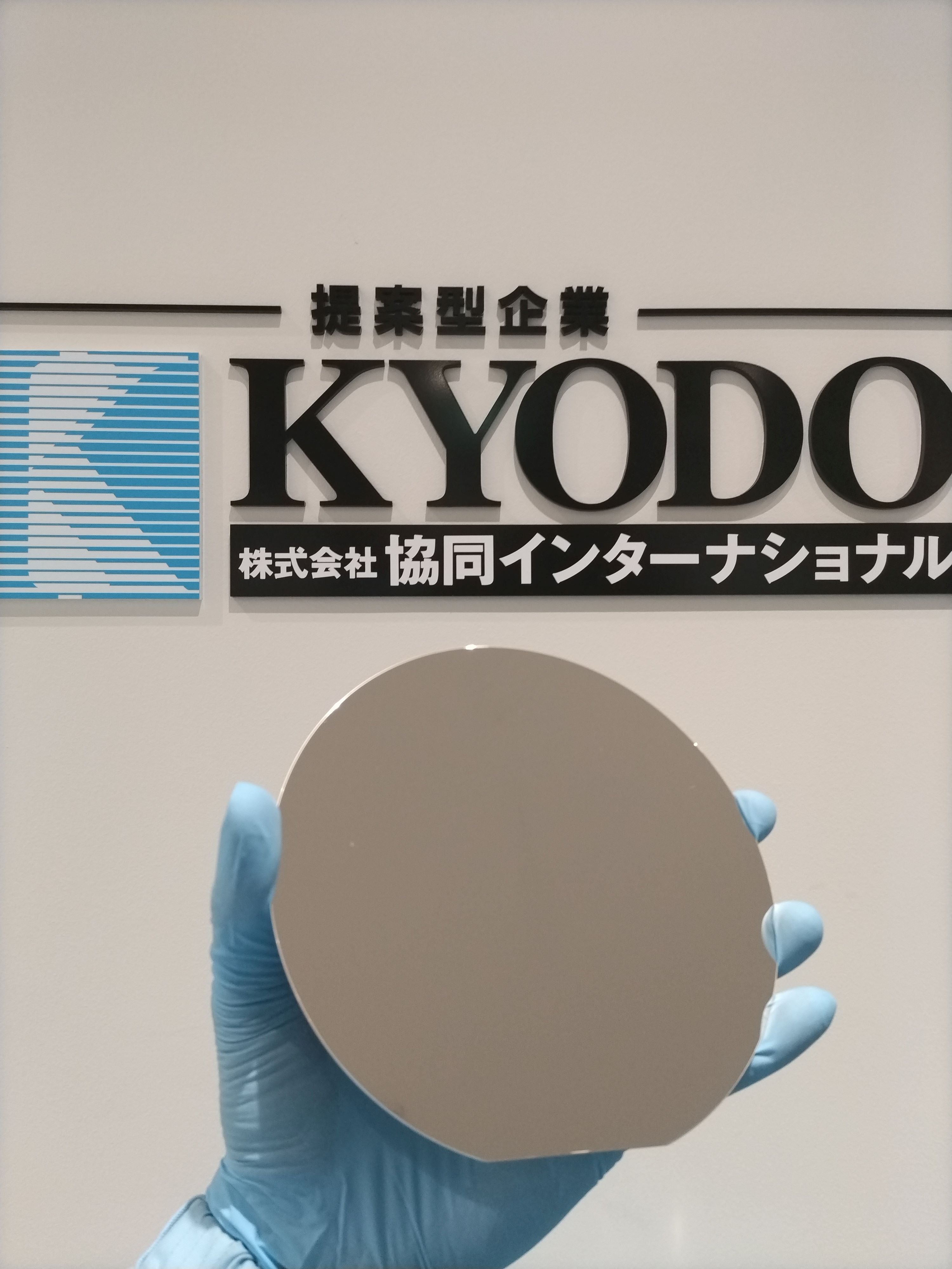 4インチ白金/プラチナ(Pt)膜付きシリコンウェハ 4INCH sub/Ti/Pt(Platinum) coated Silicon wafer (  Si + Ti/Pt )